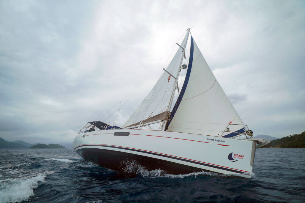 Sun Odyssey 44 i Night & Day