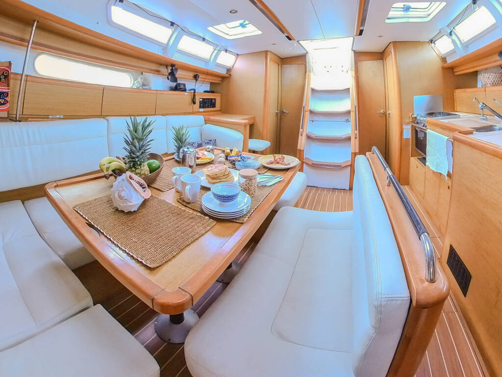 Sun Odyssey 44 i Guji