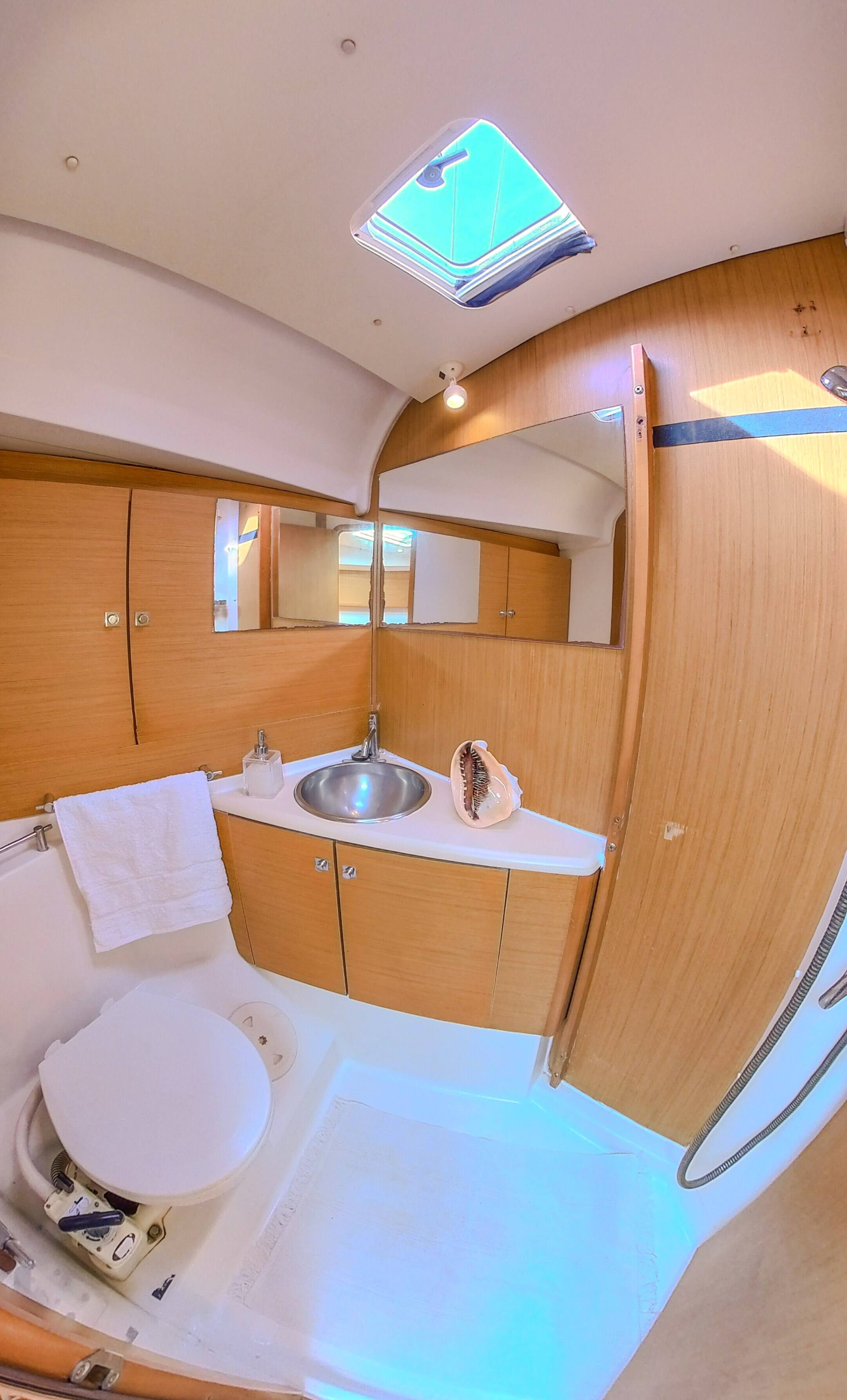 Sun Odyssey 44 i Guji