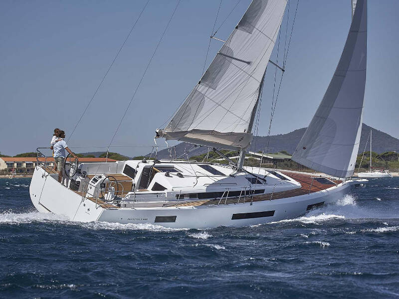 Sun Odyssey 440 AEOLOS