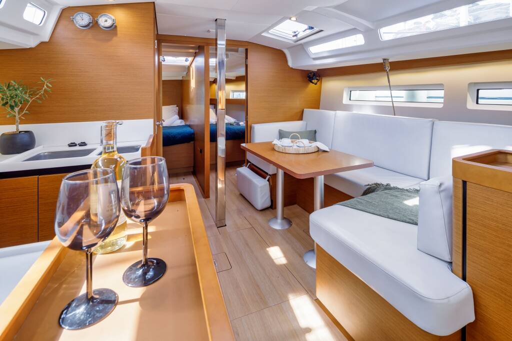 Sun Odyssey 440 CRANE