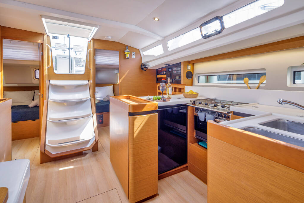 Sun Odyssey 440 CRANE