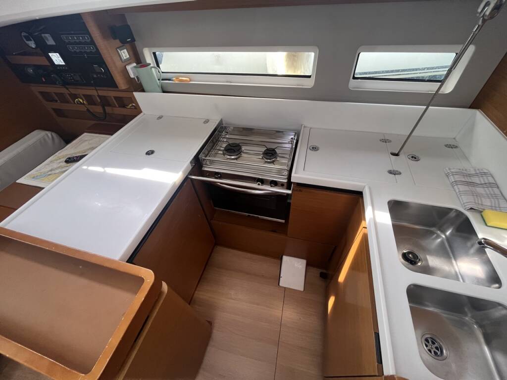 Sun Odyssey 440 PETRA