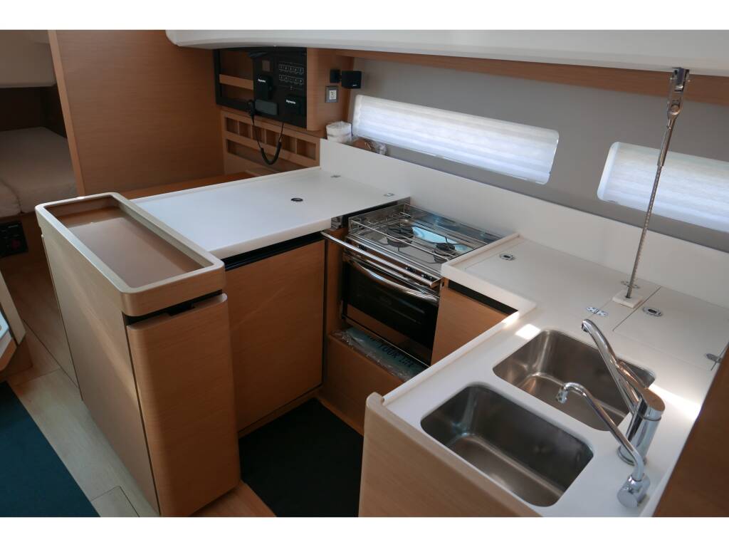 Sun Odyssey 440 Frenetica