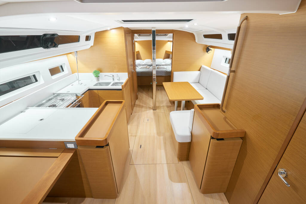 Sun Odyssey 440 Nymeria | Water-maker, Solar Panel, Teak Cockpit