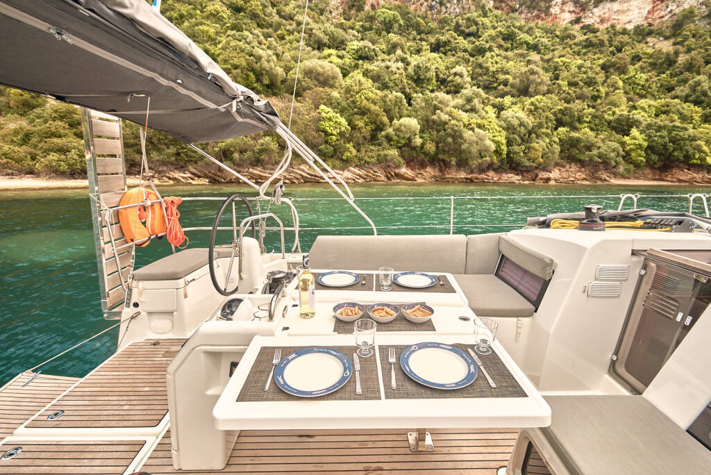 Sun Odyssey 440 Nymeria | Water-maker, Solar Panel, Teak Cockpit