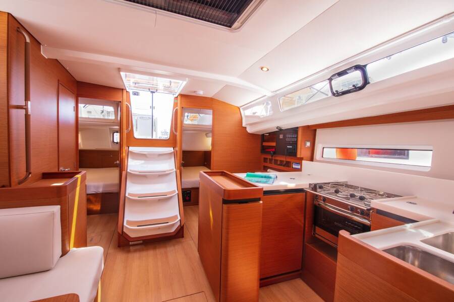 Sun Odyssey 440 White Rabbit