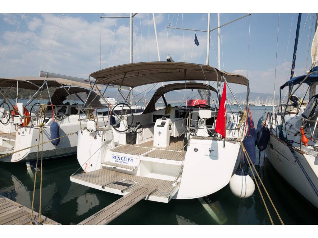 Sun Odyssey 440 • Suncity 4