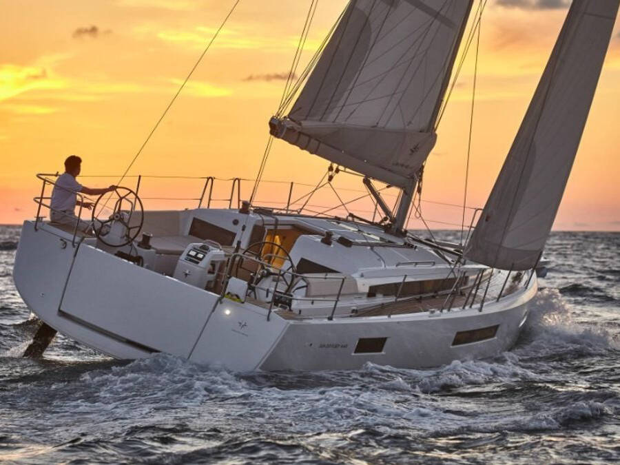 Sun Odyssey 440 • Corcho XIII