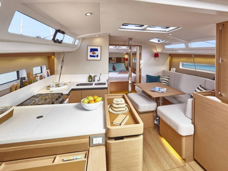 Sun Odyssey 440 Corcho XV