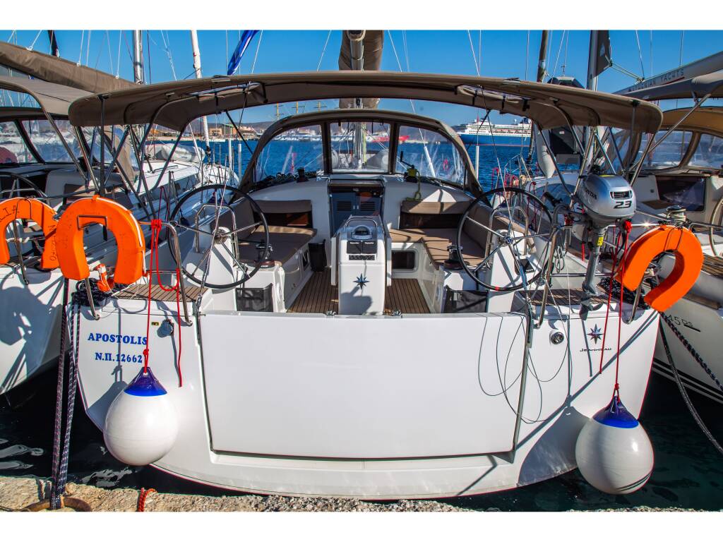 Sun Odyssey 440 • APOSTOLIS