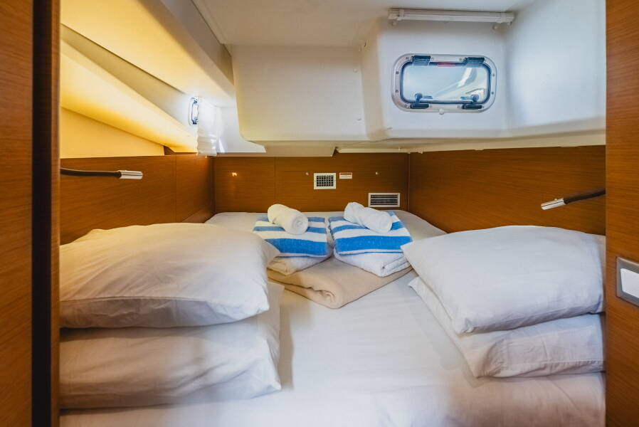 Sun Odyssey 440 Air Guitar