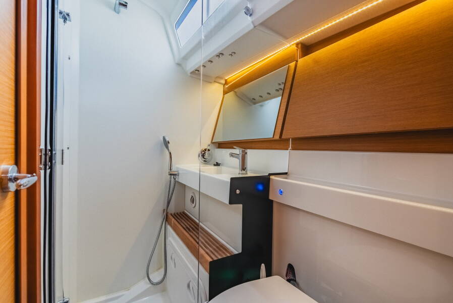 Sun Odyssey 440 Air Guitar