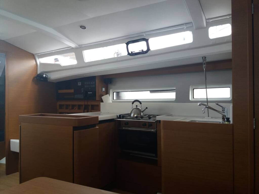 Sun Odyssey 440  Moon