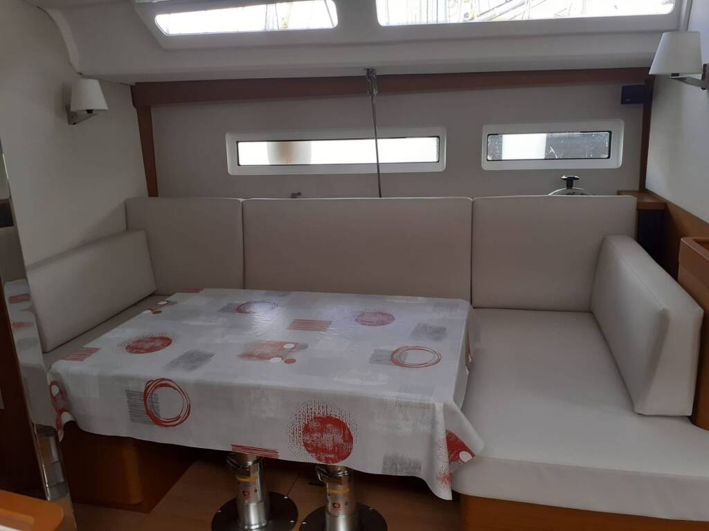 Sun Odyssey 440 Kerseli