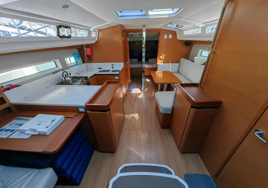 Sun Odyssey 440 Negroni