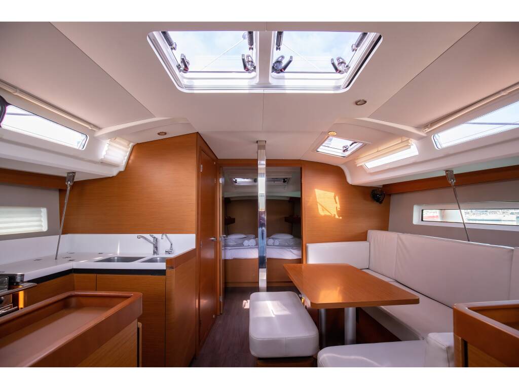 Sun Odyssey 440 Magics - Standard line