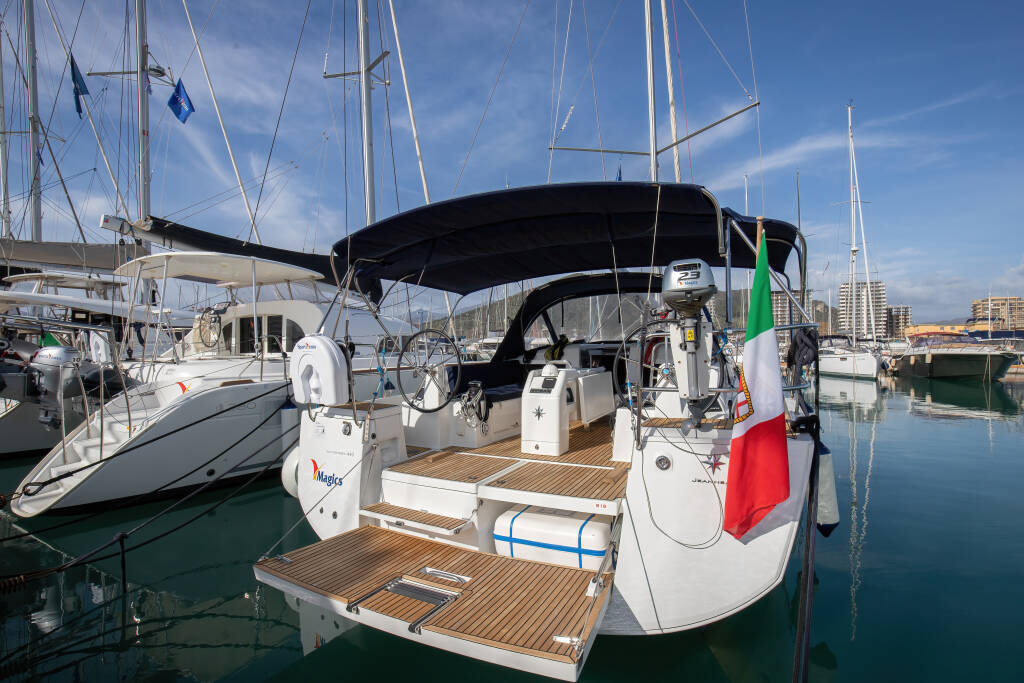 Sun Odyssey 440 Magics - Standard line