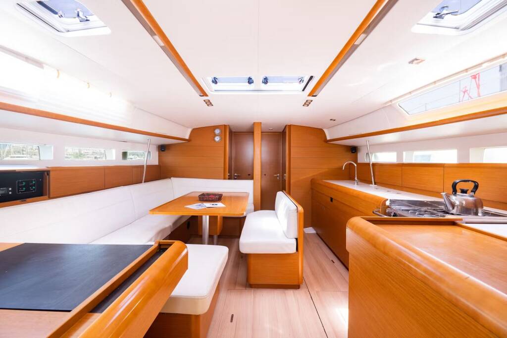 Sun Odyssey 440 Simoun (Pax 10)