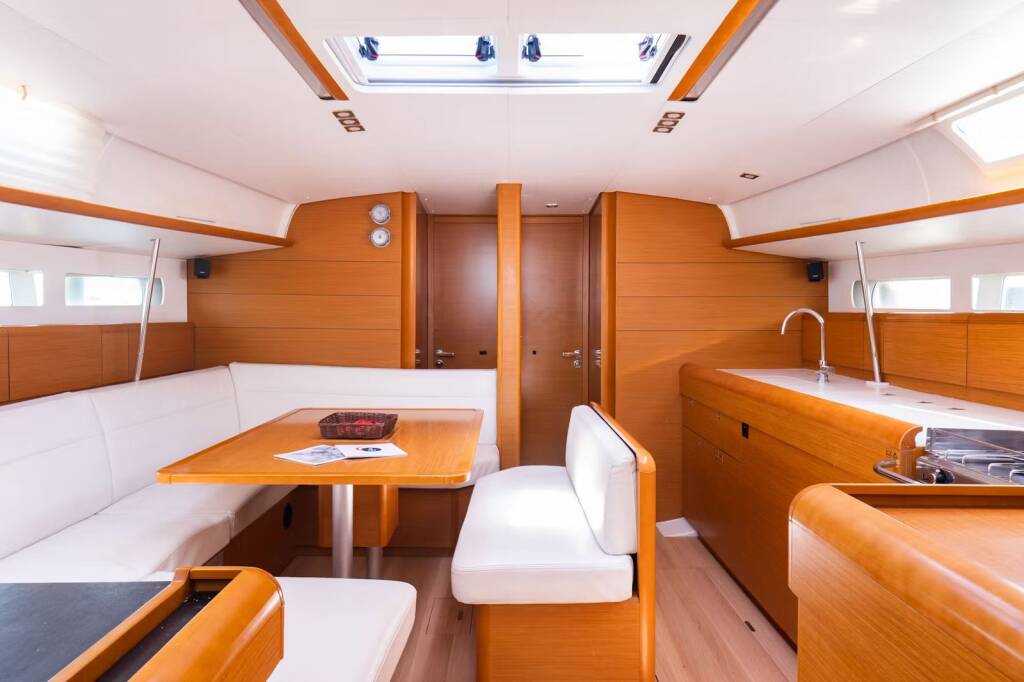 Sun Odyssey 440 Simoun (Pax 10)
