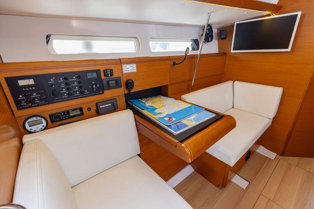 Sun Odyssey 449 Ventus