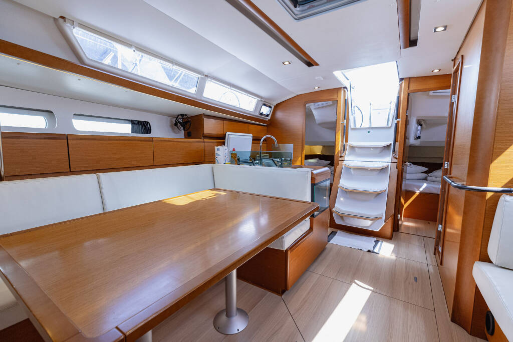 Sun Odyssey 449 Ventus