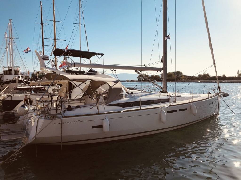 Sun Odyssey 449 Winx