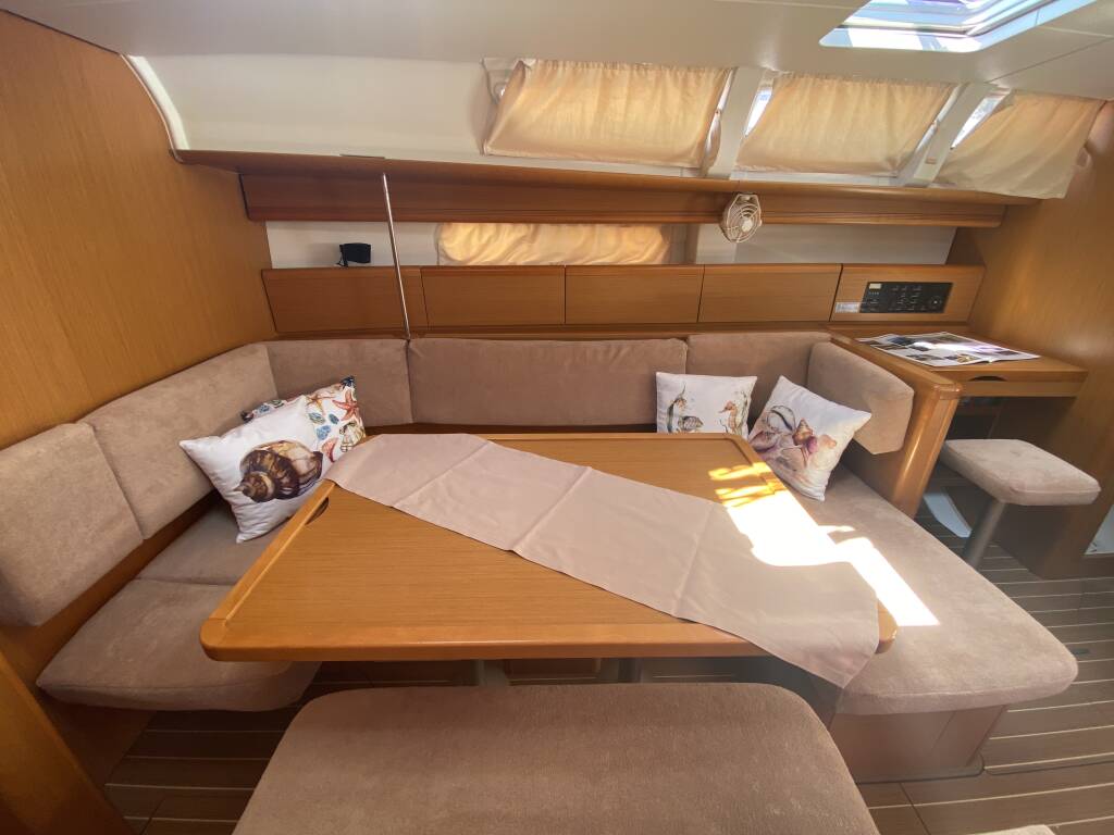 Sun Odyssey 44i Capella II