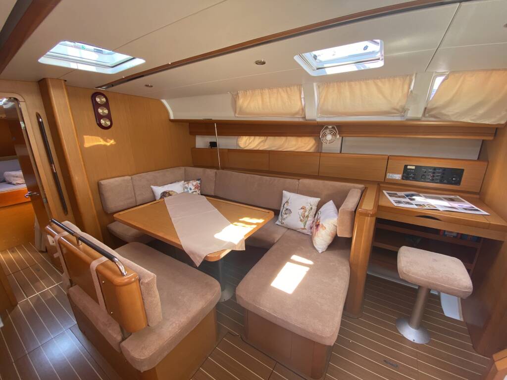 Sun Odyssey 44i Capella II