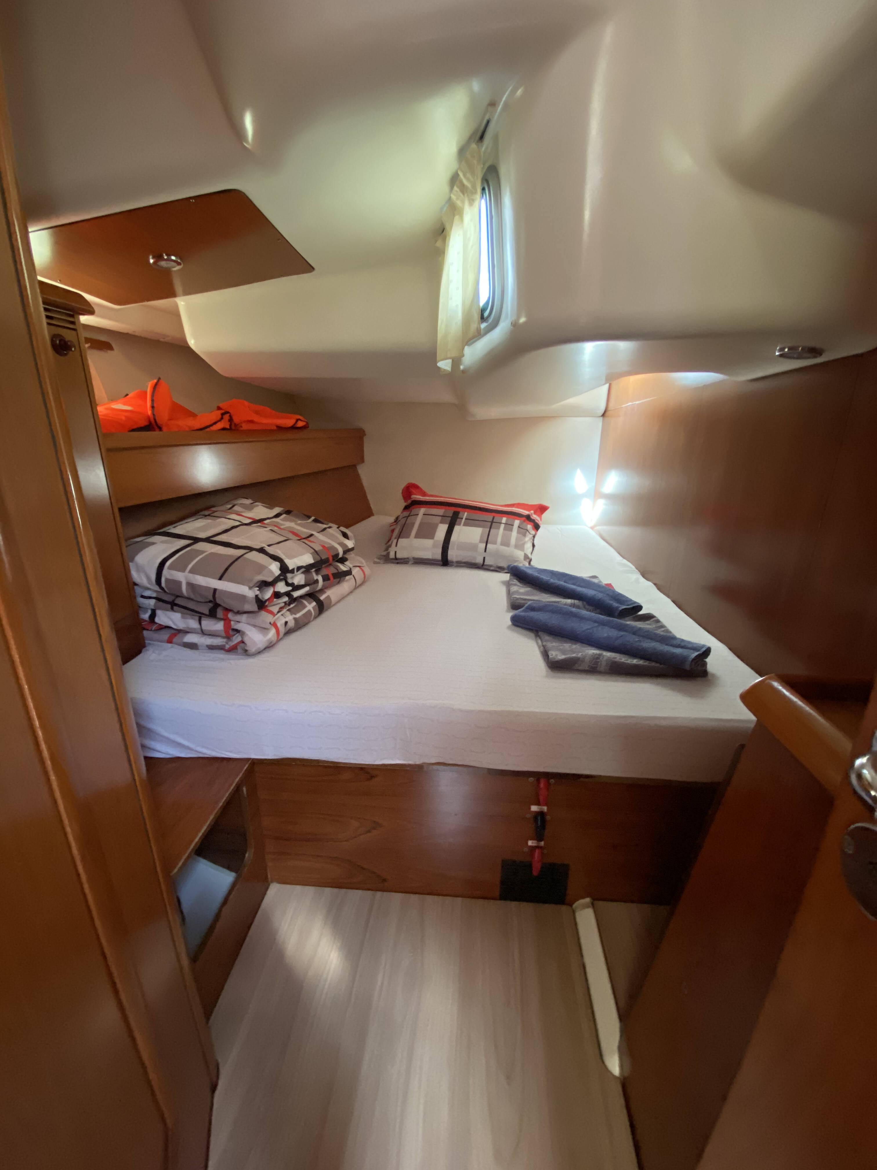 Sun Odyssey 45 Safina