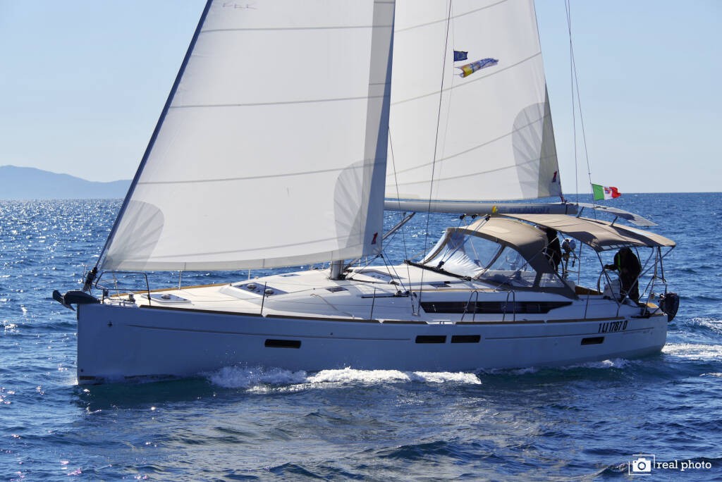 Sun Odyssey 469 Idra -  Solar Panel