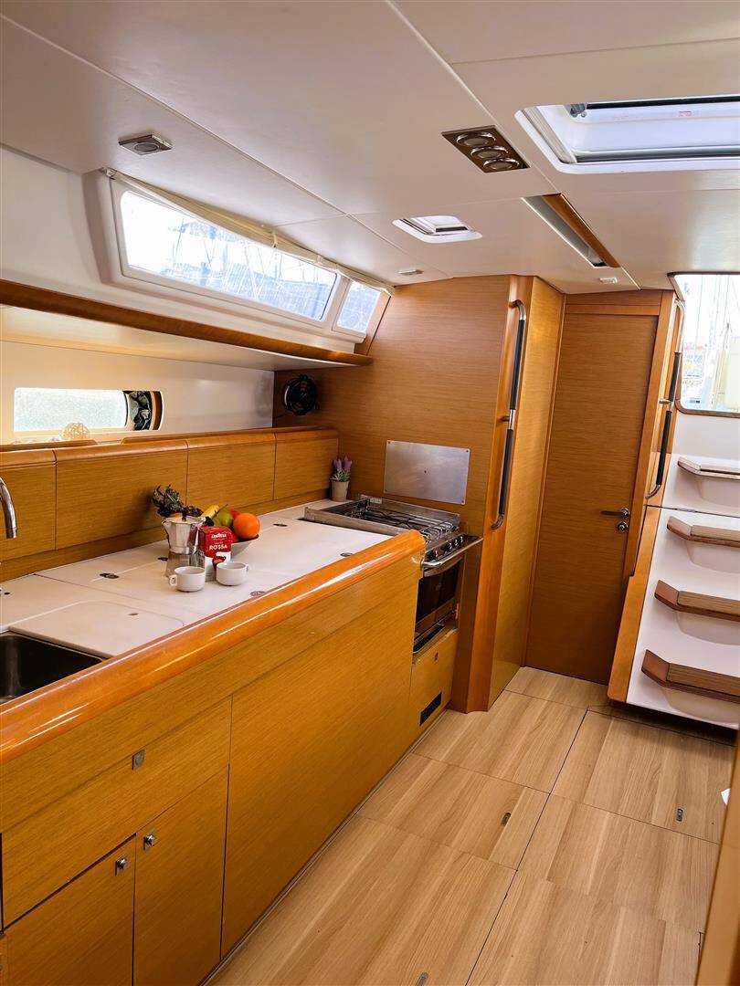 Sun Odyssey 469 Scooby Doo