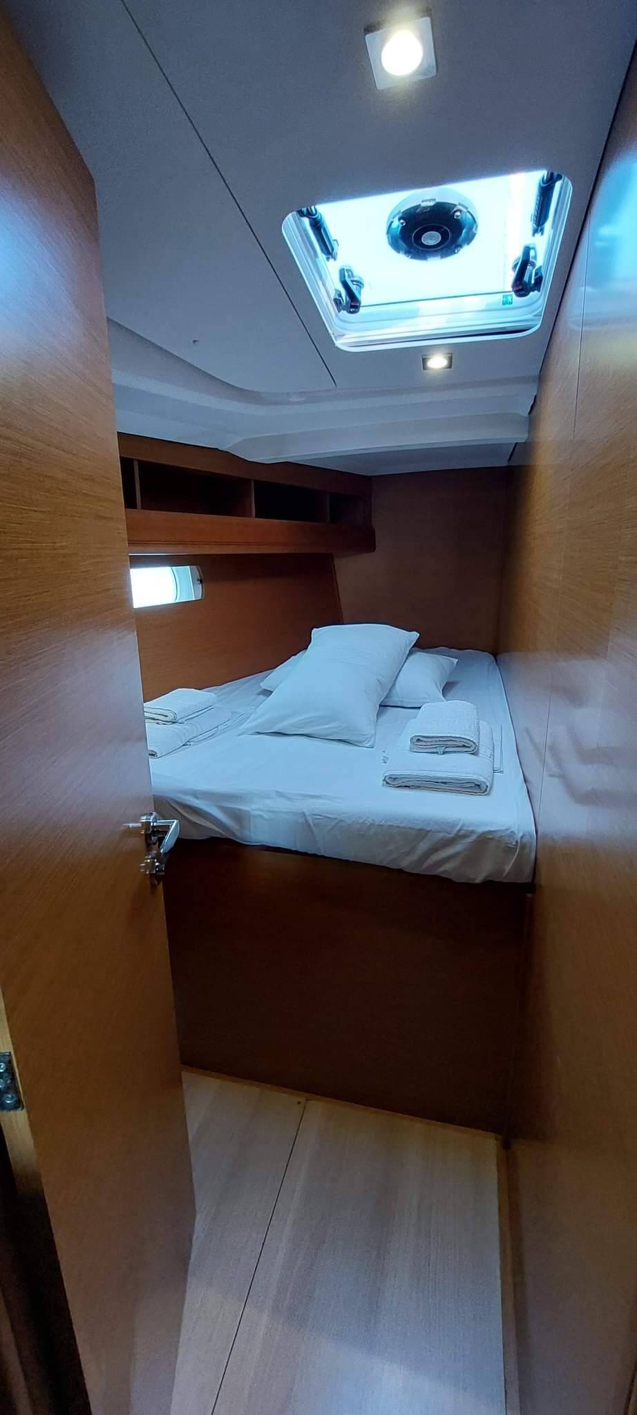 Sun Odyssey 479- YOLO