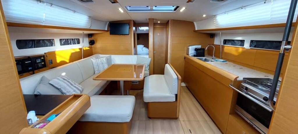 Sun Odyssey 479- YOLO