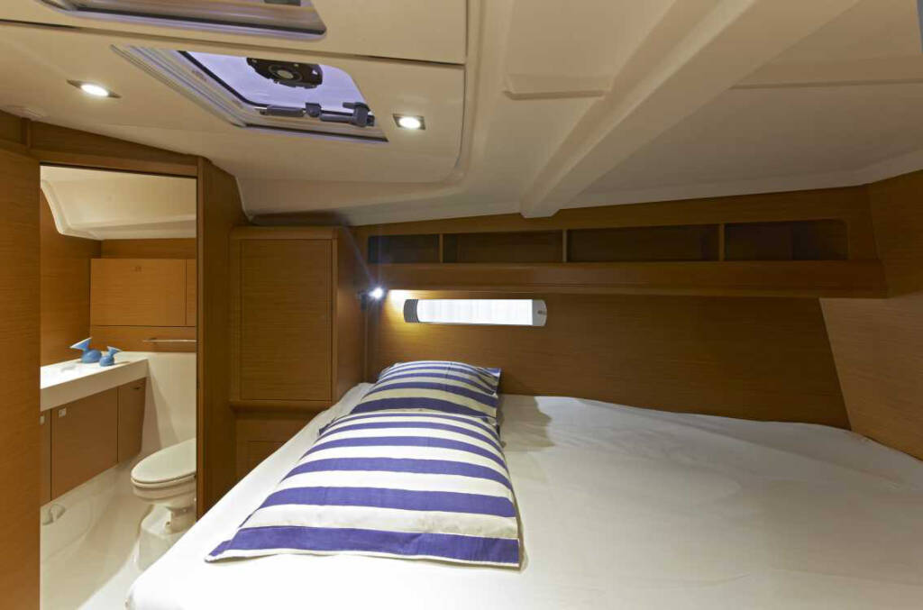 Sun Odyssey 479- YOLO