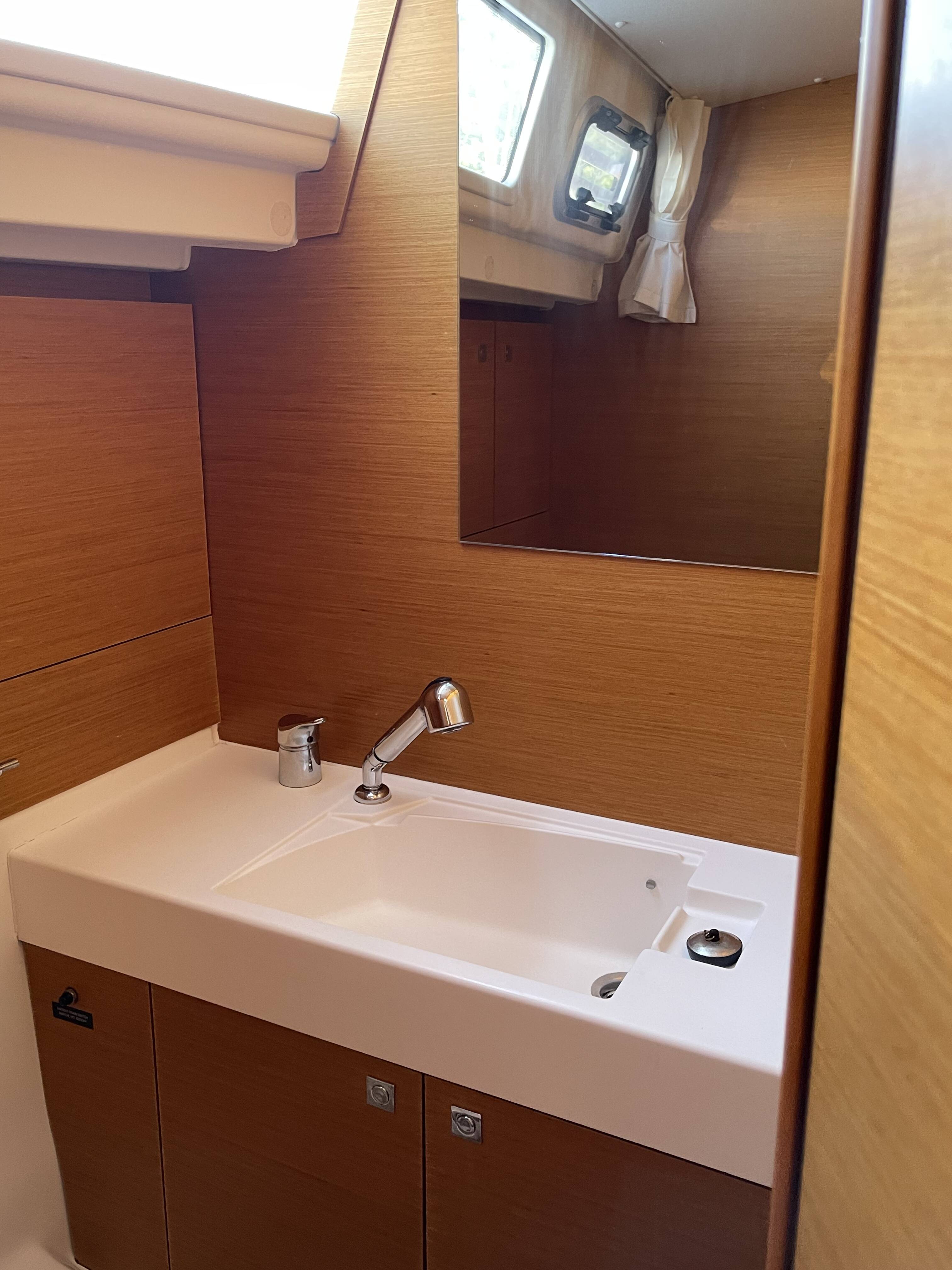 Sun Odyssey 479 Tanqueray