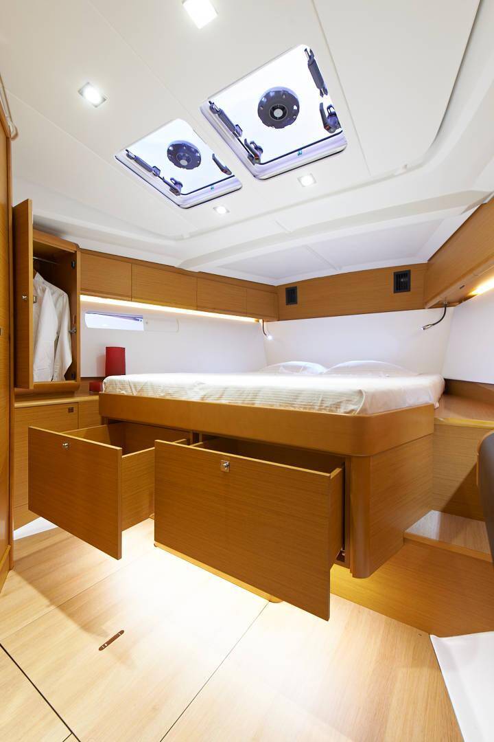 Sun Odyssey 479 Lucky Rain