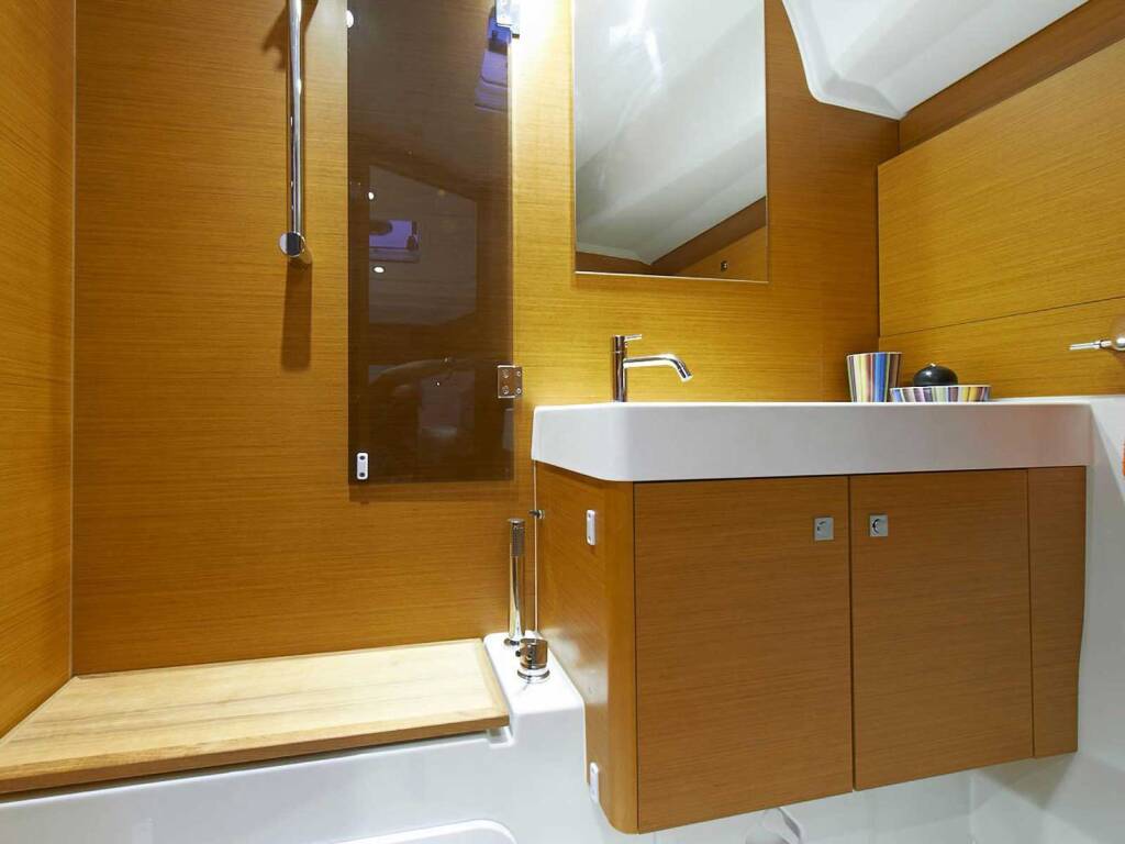 Sun Odyssey 479 Lucky Rain
