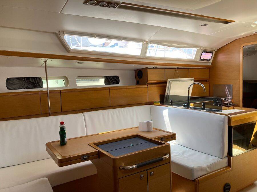 Sun Odyssey 49 Corcho XIV