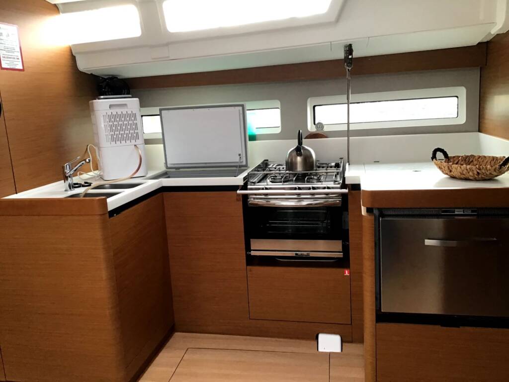 Sun Odyssey 490 Helia (A/C, Gen. 10kVA, Electric Winch NEW 2022)