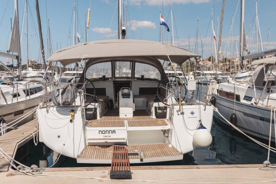 Sun Odyssey 490 • Nonna