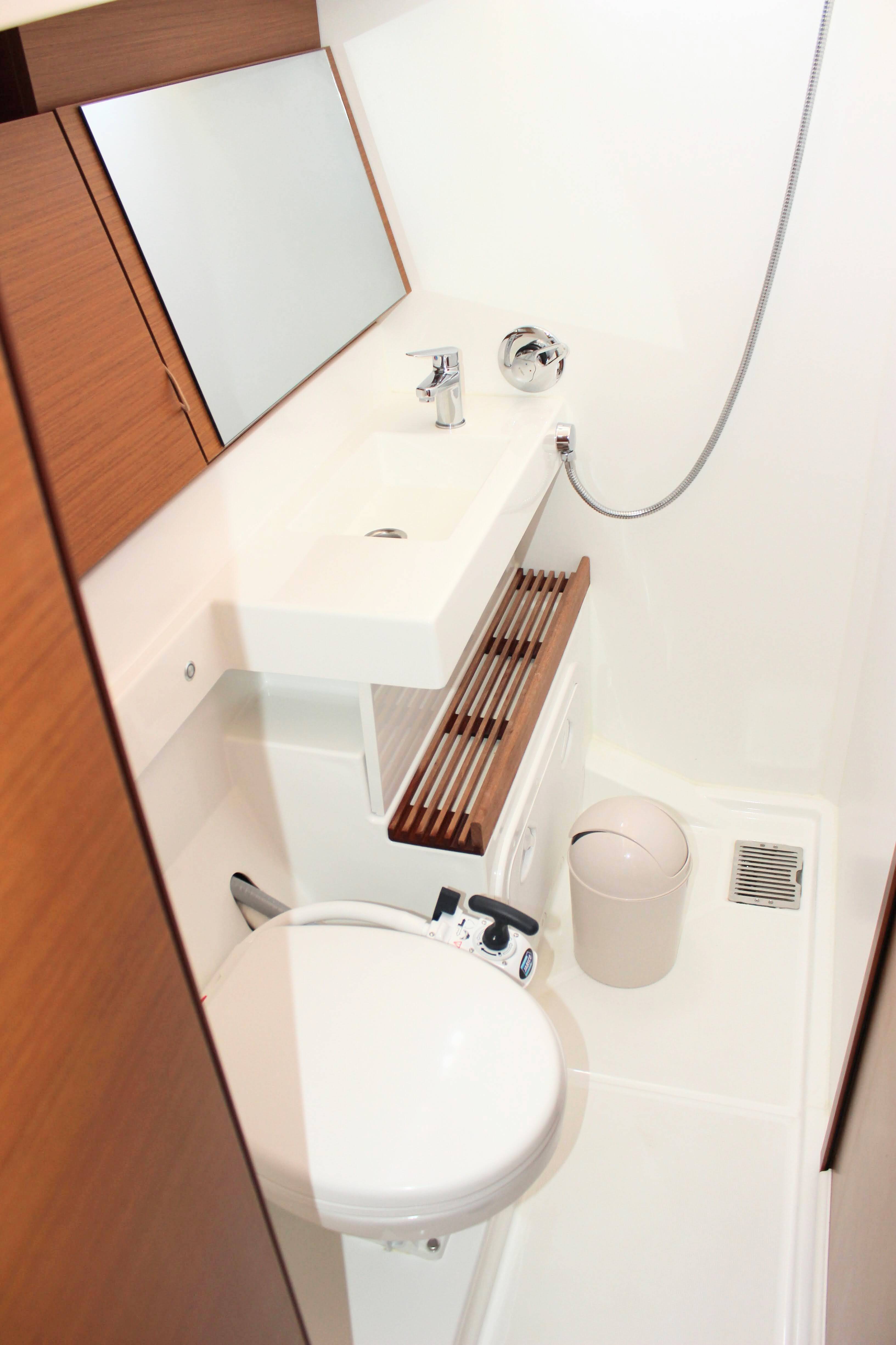 Sun Odyssey 490 None