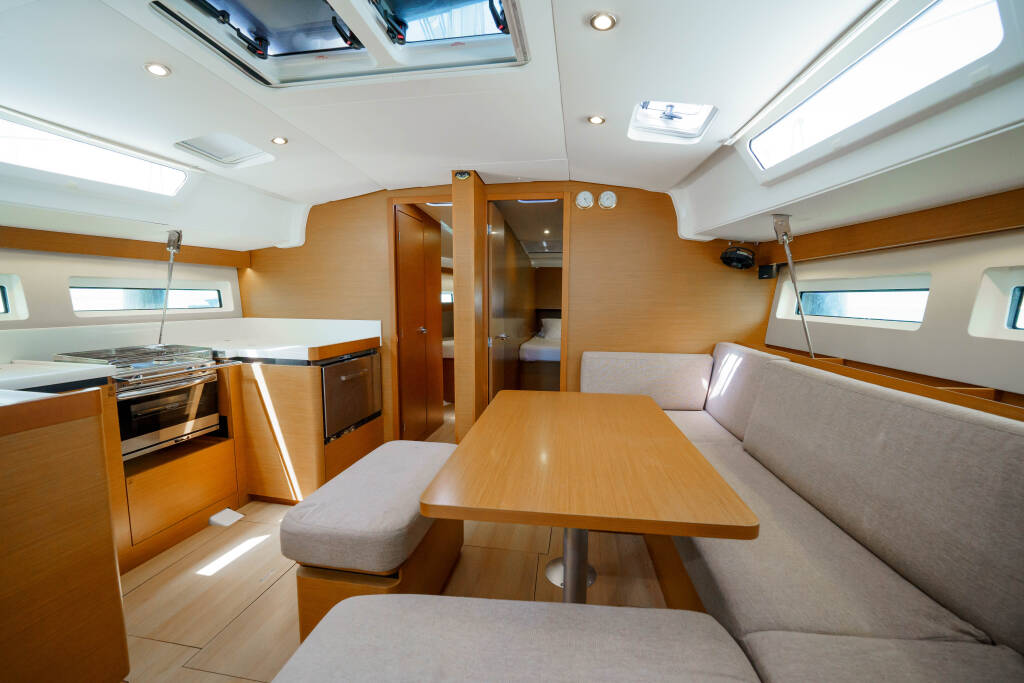 Sun Odyssey 490 Kalm