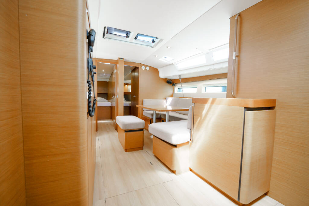 Sun Odyssey 490 Kalm