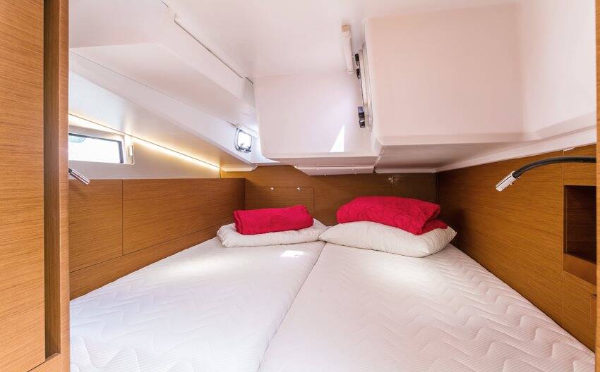 Sun Odyssey 490 Aurora