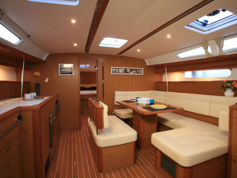 Sun Odyssey 49i EALIS
