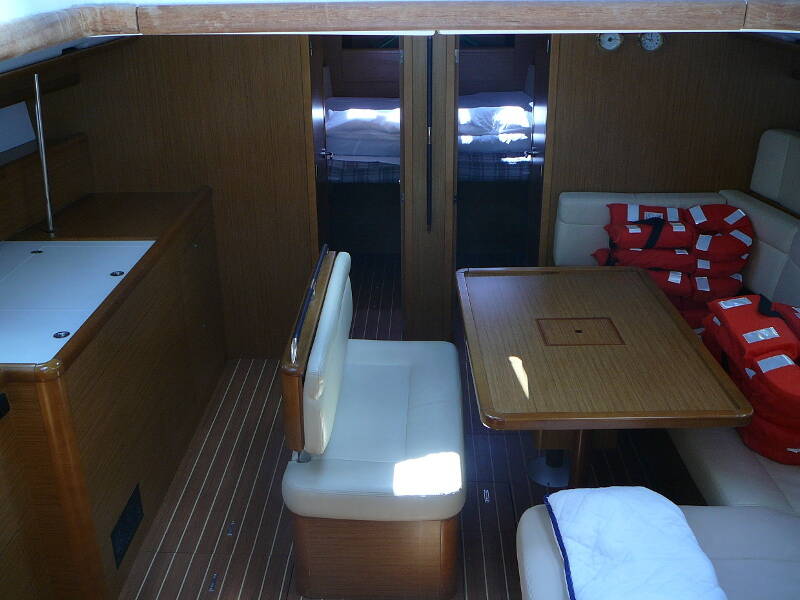Sun Odyssey 49i Vila I