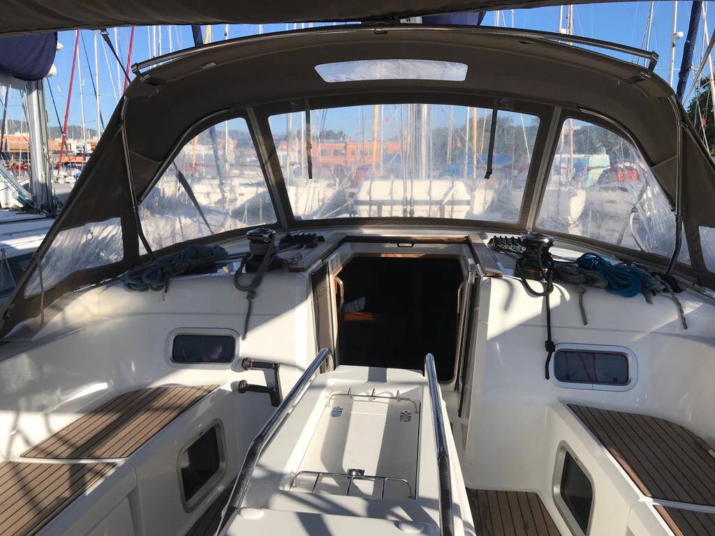 Sun Odyssey 519 Alboran Bourbon (Majorca)