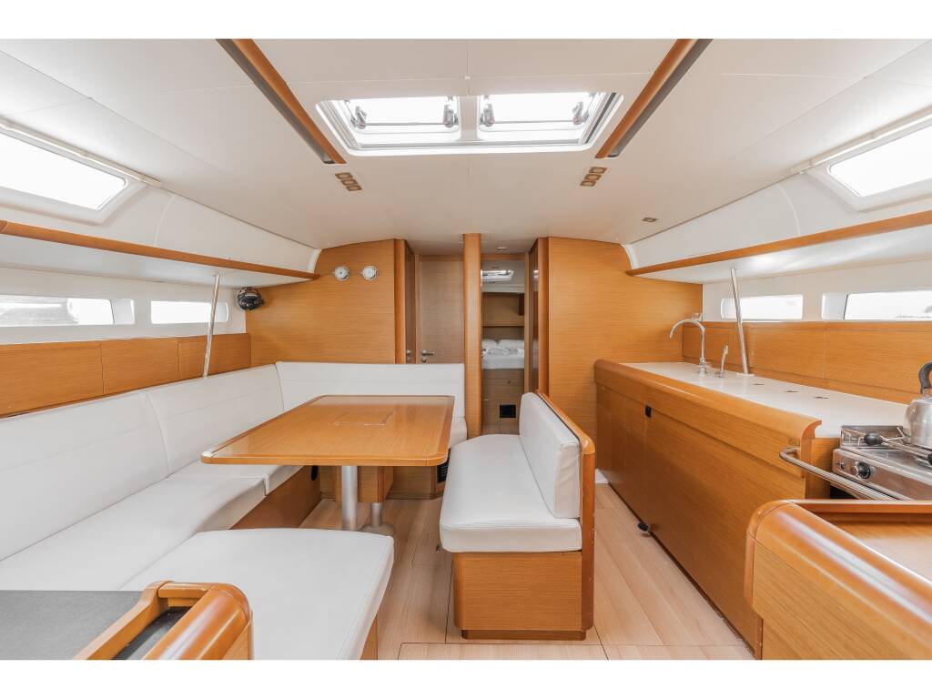 Sun Odyssey 519  PERRO BLANCO