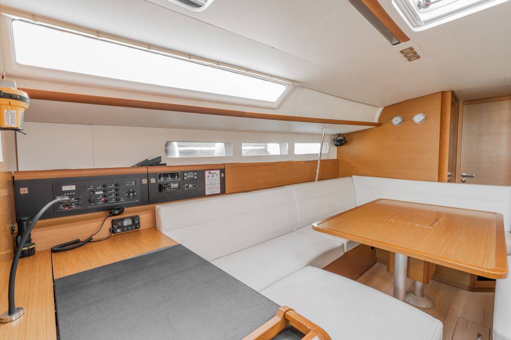 Sun Odyssey 519  PERRO BLANCO